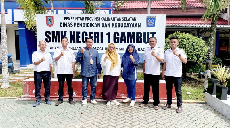 Kunjungan Perwakilan PT. Telkom Dalam Rangka Menjalin Kerjasama Peningkatan Kualitas Layanan Pendidikan Di SMKN 1 Gambut